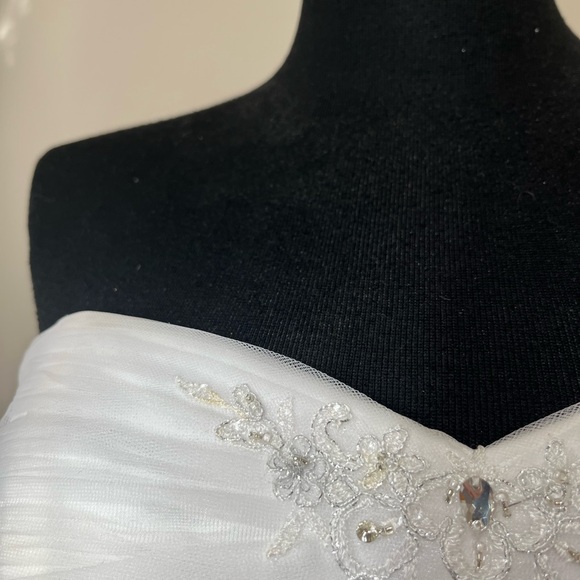 JEWEL Davids Bridal Tiered Tulle Wedding Ball Gown White Beaded Strapless Train - Picture 7 of 16